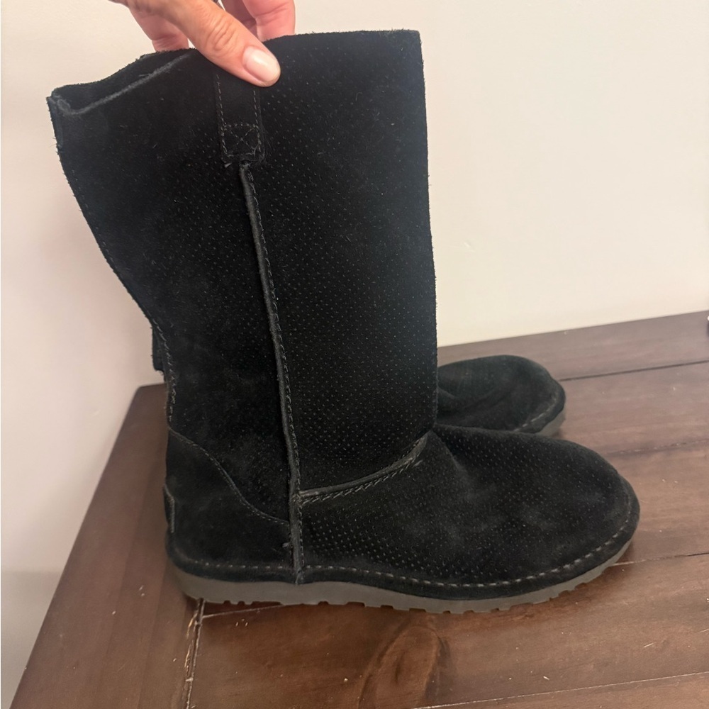 UGG Australia Women’s Black Suede Mid-Calf Boots – Size 8